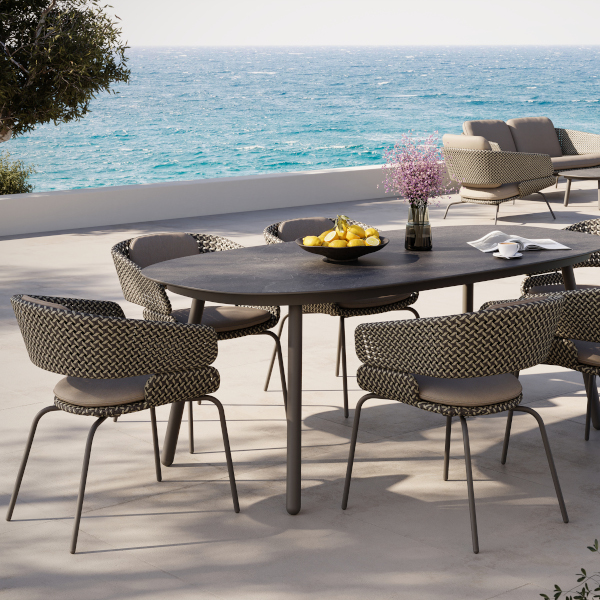 Phil Sessel und Lounge.jpg